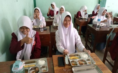 MBG (Makan Bergizi Gratis)
