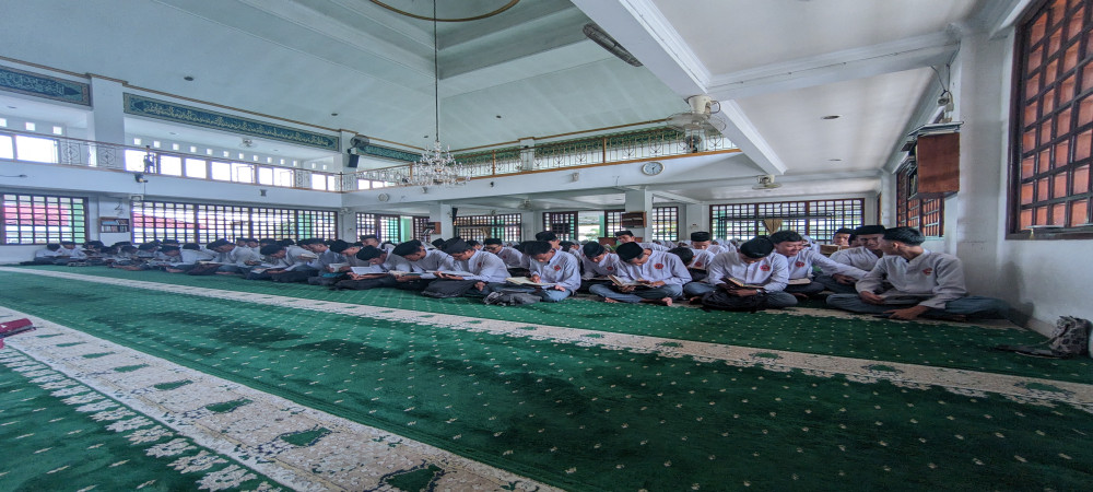 khotmil Quran menjelang wisuda